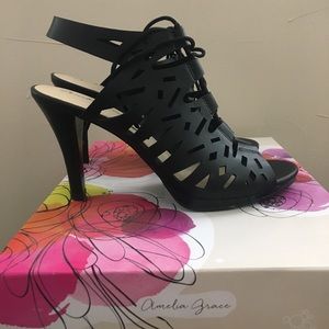 Amelia Gracie - Black - Size 9